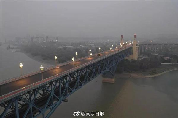 斗技场的阿利娜三向攻击卡牌怎么样